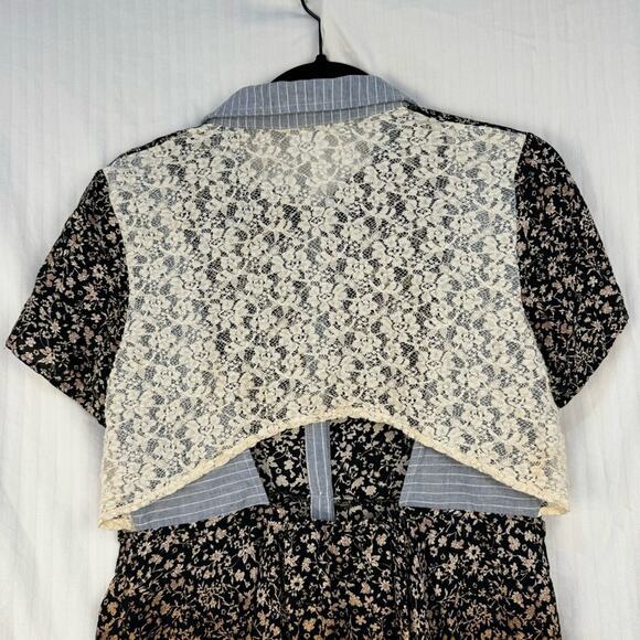 Gimmicks BKE Short Sleeve Button Down Women’s Size Medium Open Back Floral Lace - Picture 8 of 9